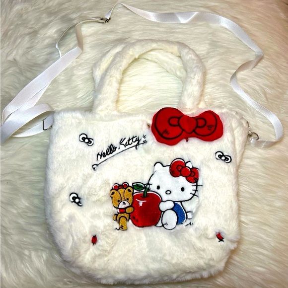 New Hello Kitty Fuzzy Purse - Picture 1 of 3